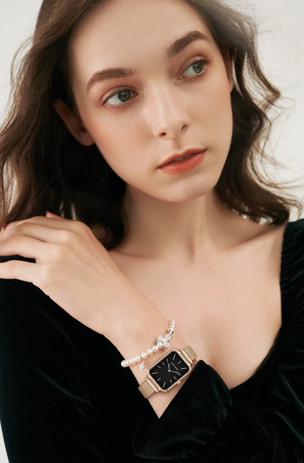 Hannah Martin Women's 34 mm Square Quartz Watch, Stainless Steel Mesh Strap