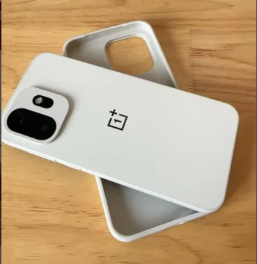 هاتف OnePlus 15T الذكي، شاشة AMOLED بحجم 6.32 بوصة وتردد 165 هرتز، معالج Snapdragon 8 Elite Gen 5، بطارية 7500 مللي أمبير.