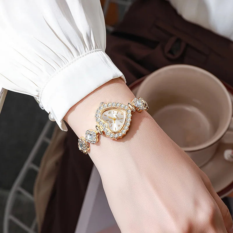 Women's Steel Band Quartz Watch, Heart Dial