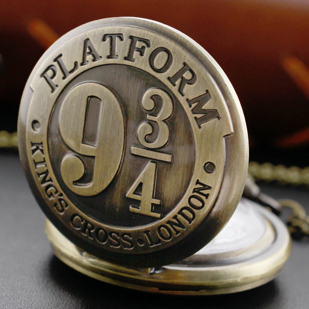 Pocket watch with necklace chain, chain detail