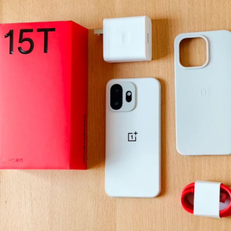 هاتف OnePlus 15T الذكي، شاشة AMOLED بحجم 6.32 بوصة وتردد 165 هرتز، معالج Snapdragon 8 Elite Gen 5، بطارية 7500 مللي أمبير.